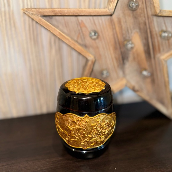 Vintage Chinese Black LAQUERWARE Gold Gilt Vanity or desk Set - Picture 13 of 15